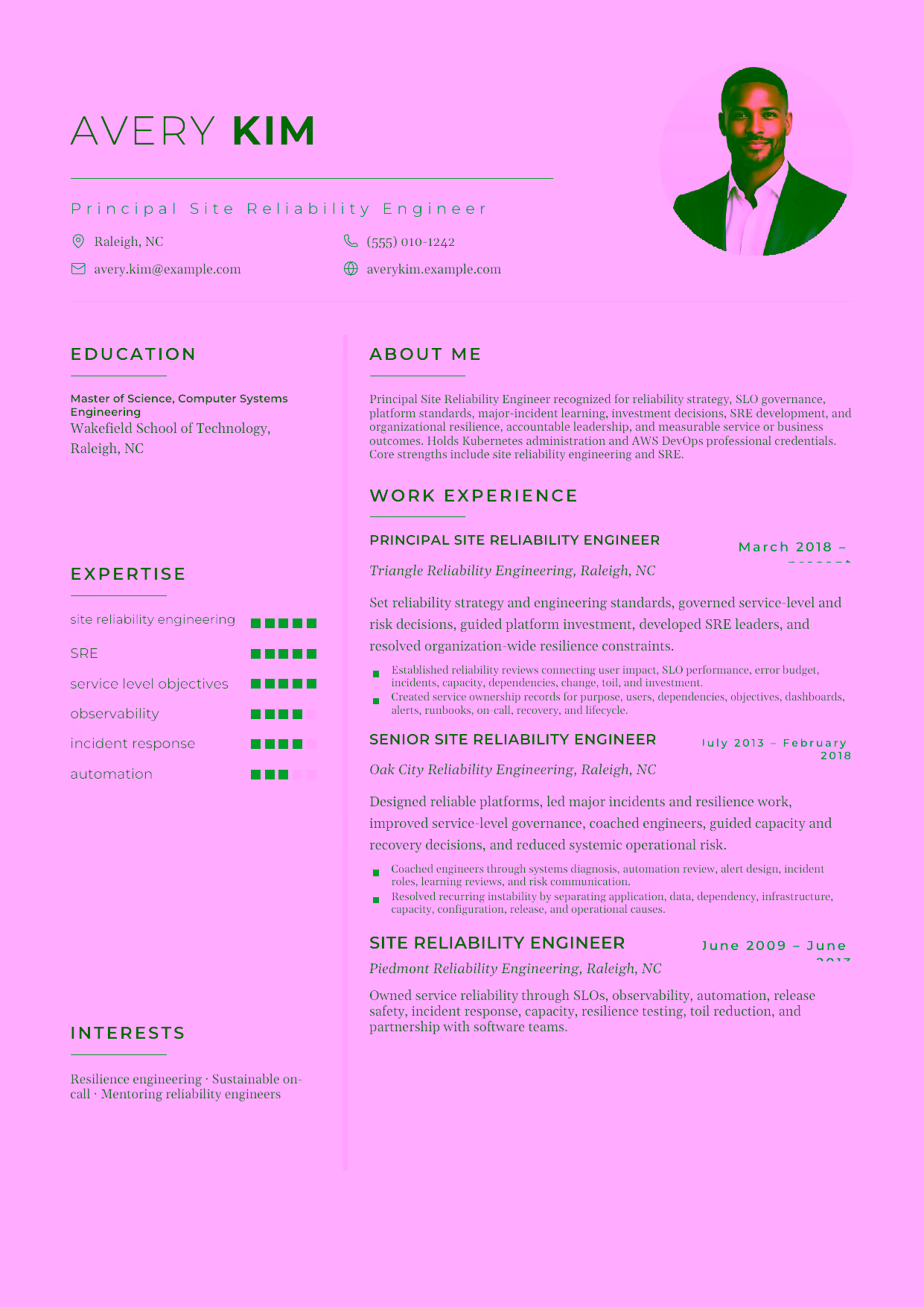 Advanced Principal Site Reliability Engineer resume example in the Achernar template focused on reliability strategy, SLO governance, platform standards, major-incident learning, investment decisions, SRE development, and organizational resilience.